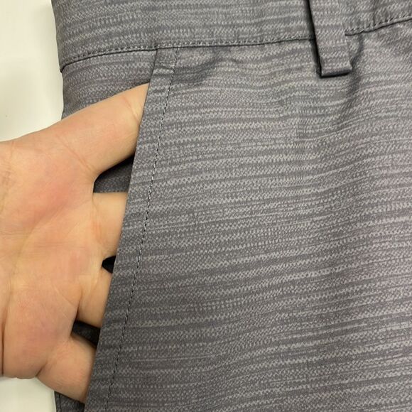 Greg Norman Men’s Heather Gray Golf Shorts- Size 32 - Picture 13 of 14